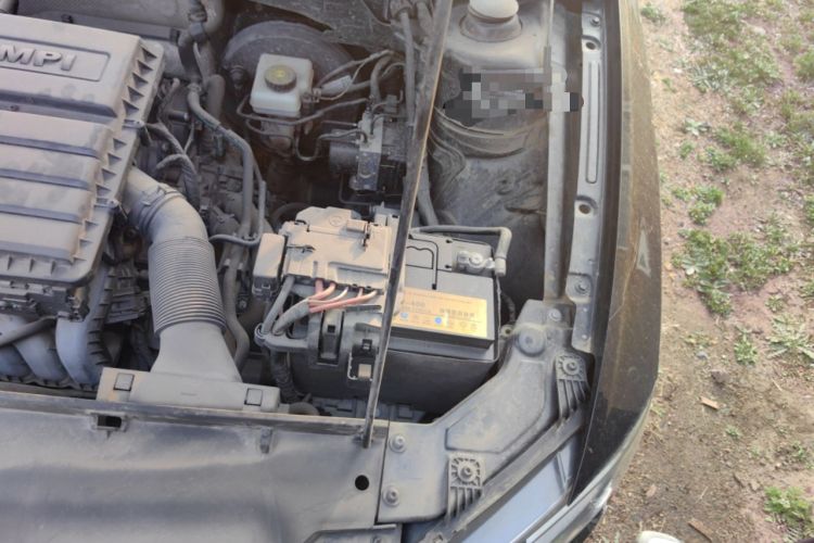 Used Volkswagen Bora 2016 1.6L Manual Comfort Model Engine Bay Left
