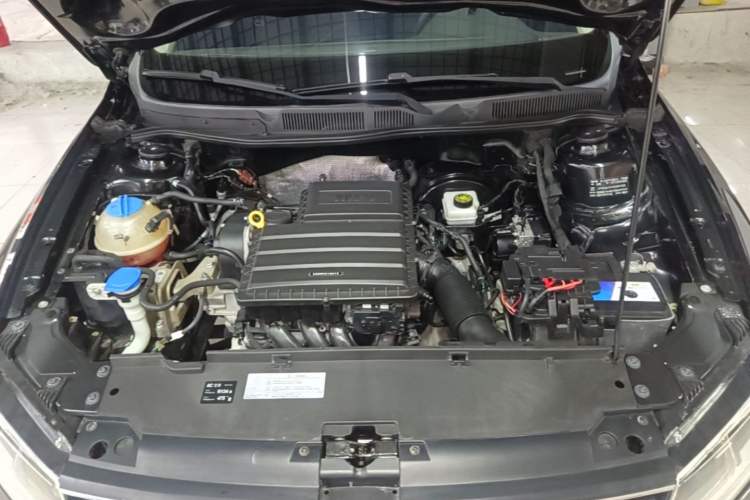 Used Volkswagen Bora 2016 1.6L Automatic Fashion Model Engine Bay