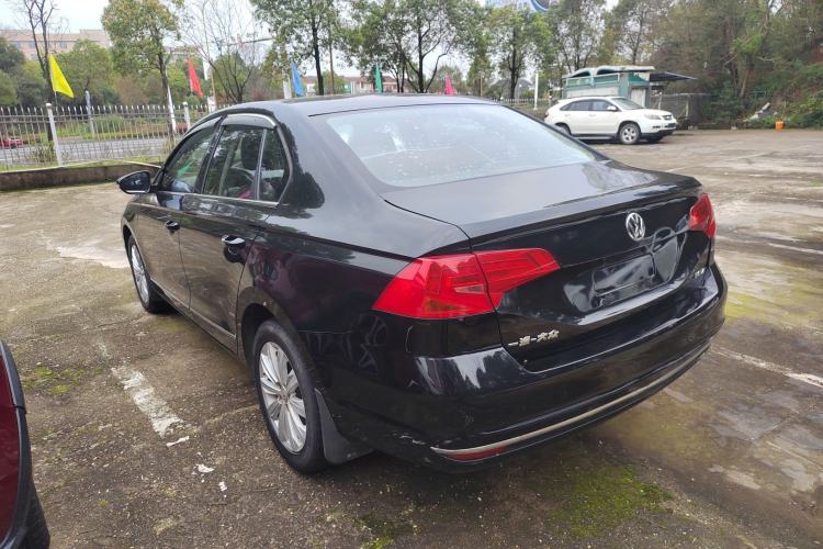 Used Volkswagen Bora 2016 1.6L Manual Comfort Model Exterior 2