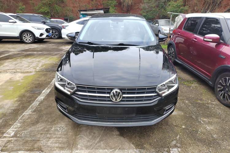 Used Volkswagen Bora 2016 1.6L Manual Comfort Model Front