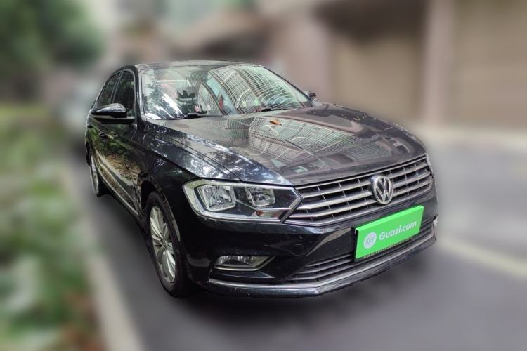 Used Volkswagen Bora 2016 1.6L Manual Comfort Model Front Right 45 Deg