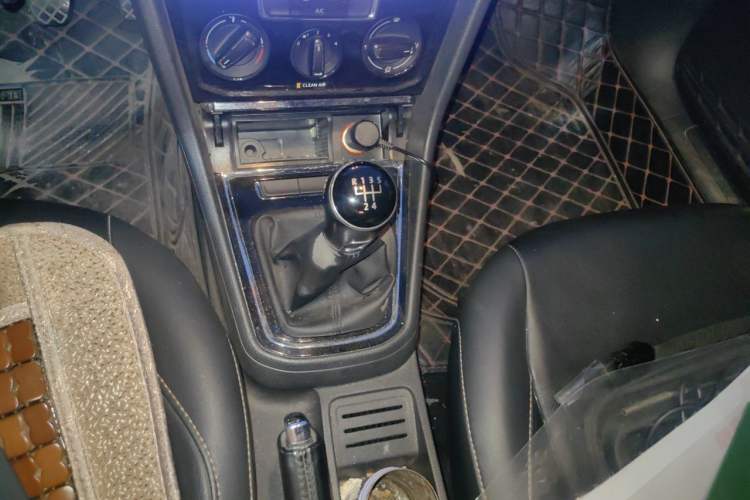 Used Volkswagen Bora 2016 1.6L Manual Comfort Model Gear Lever