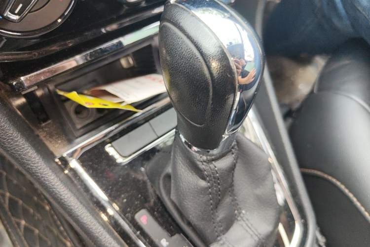 Used Volkswagen Bora 2016 1.6L Automatic Comfort Model Gear Lever