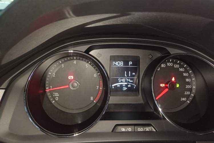 Used Volkswagen Bora 2016 1.6L Automatic Fashion Model Instrument Cluster