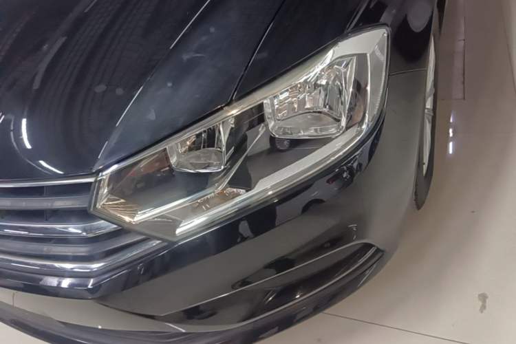 Used Volkswagen Bora 2016 1.6L Automatic Fashion Model Left Front Headlight