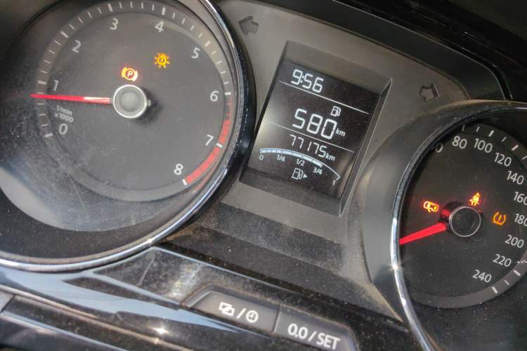 Used Volkswagen Bora 2016 1.6L Manual Comfort Model Odometer Close Up