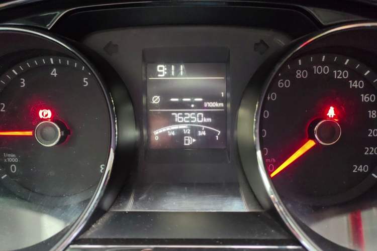Used Volkswagen Bora 2016 1.6L Manual Comfort Model Odometer Close Up