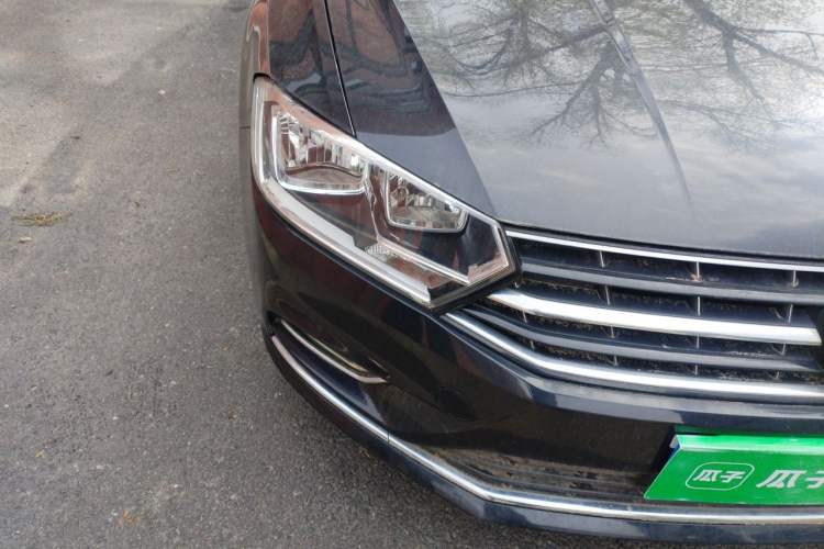 Used Volkswagen Bora 2016 1.6L Automatic Comfort Model Right Front Headlight