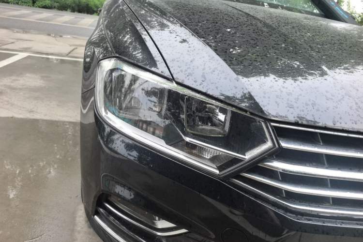Used Volkswagen Bora 2016 1.6L Automatic Comfort Model Right Front Headlight