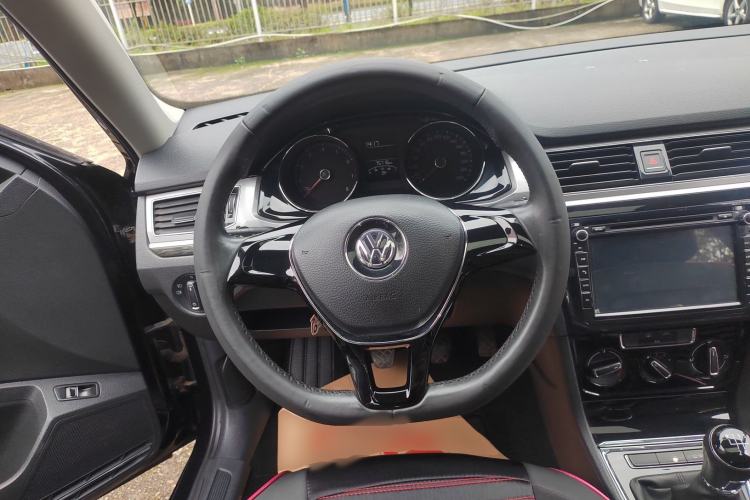 Used Volkswagen Bora 2016 1.6L Manual Comfort Model Steering Wheel