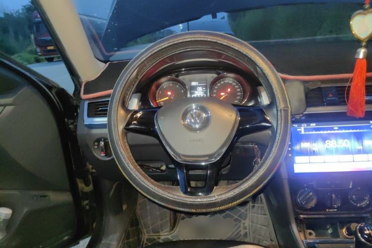 Used Volkswagen Bora 2016 1.6L Manual Comfort Model Steering Wheel