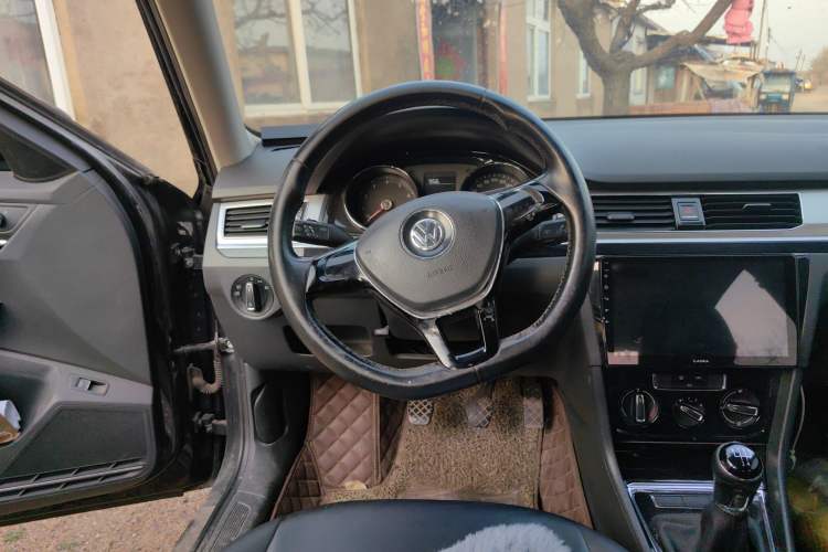Used Volkswagen Bora 2016 1.6L Manual Comfort Model Steering Wheel