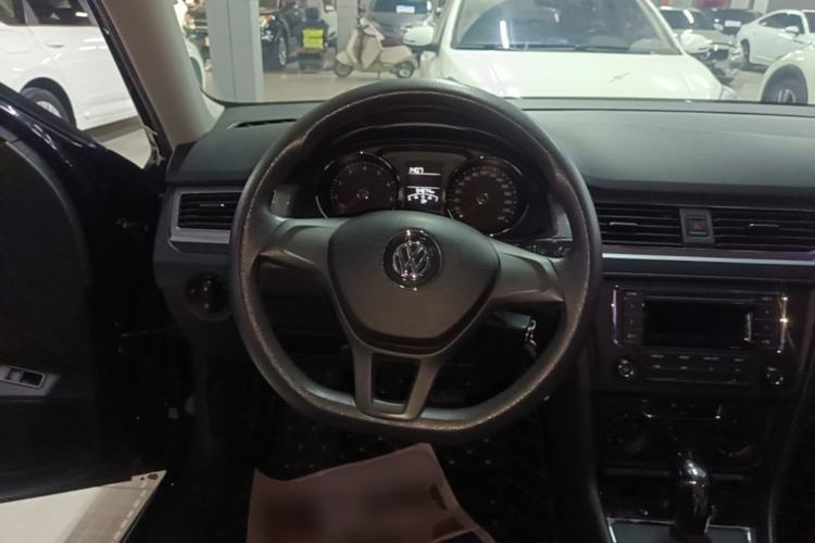 Used Volkswagen Bora 2016 1.6L Automatic Fashion Model Steering Wheel