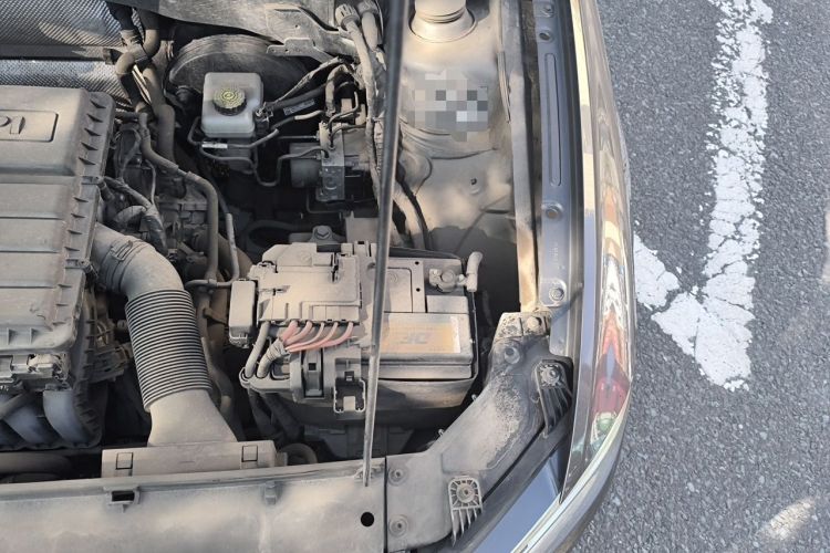 Used Volkswagen Bora 2016 1.6L Manual Fashion Edition Engine Bay Left
