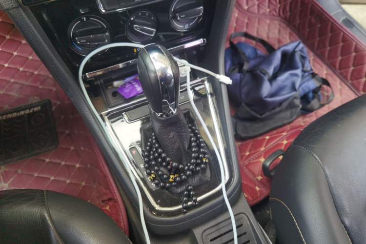 Used Volkswagen Bora 2016 1.6L Automatic Comfort Model Gear Lever