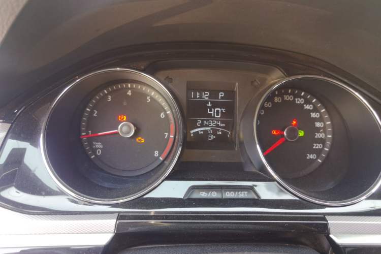 Used Volkswagen Bora 2016 1.6L Automatic Comfort Model Odometer Close Up