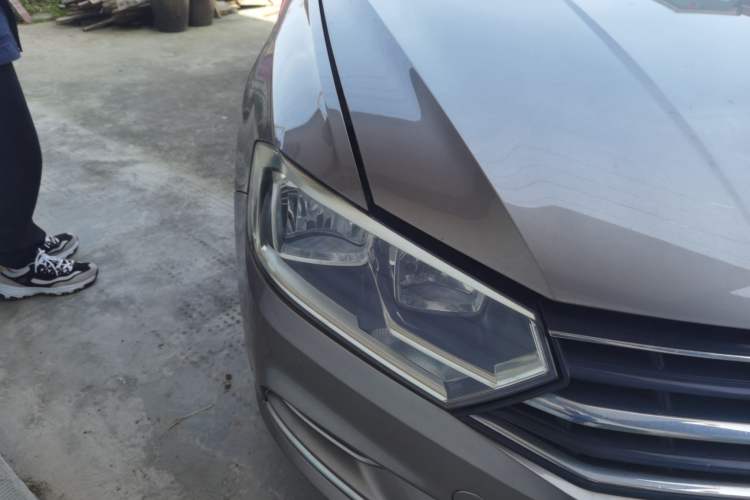 Used Volkswagen Bora 2016 1.6L Automatic Comfort Model Right Front Headlight
