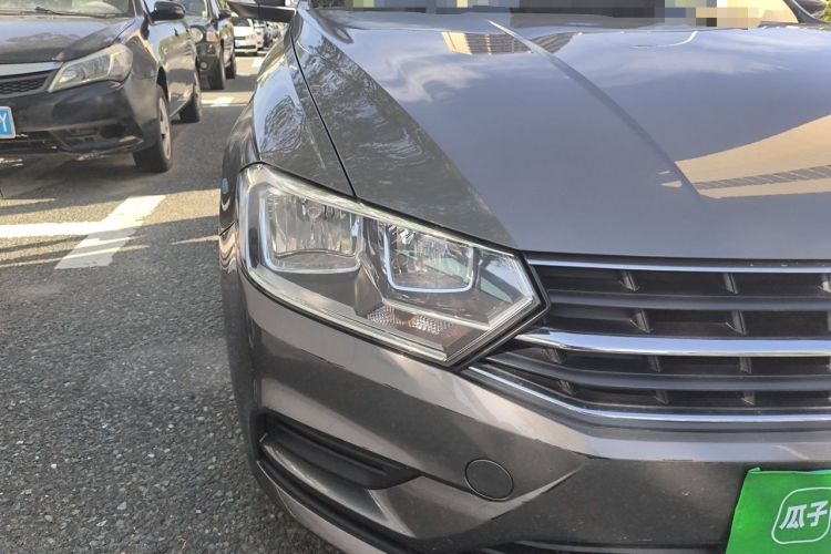 Used Volkswagen Bora 2016 1.6L Manual Fashion Edition Right Front Headlight