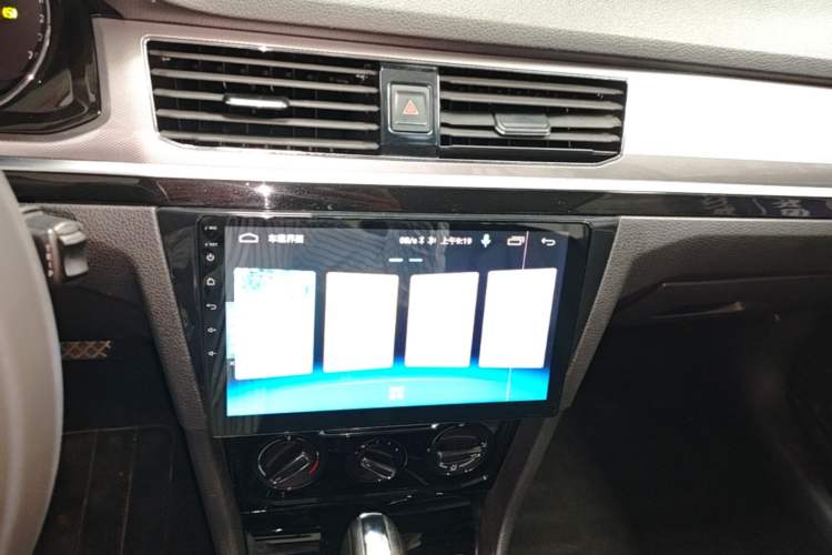 Used Volkswagen Bora 2016 1.6L Automatic Comfort Model Audio And AC Panel
