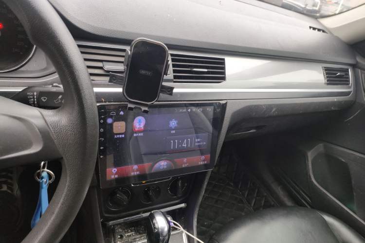 Used Volkswagen Bora 2016 1.6L Automatic Fashion Model Audio And AC Panel