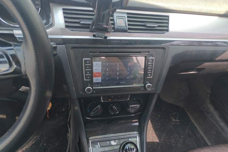 Used Volkswagen Bora 2016 1.6L Manual Comfort Model Audio And AC Panel