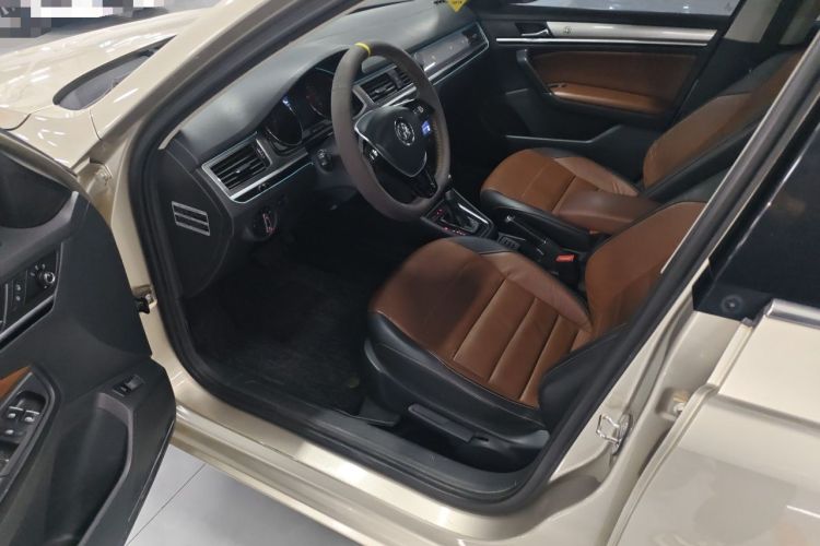 Used Volkswagen Bora 2016 1.6L Automatic Comfort Model Driver Seat