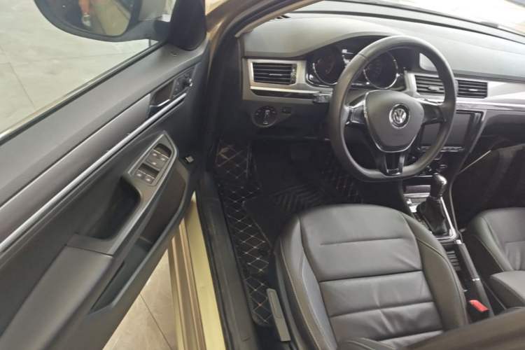 Used Volkswagen Bora 2016 1.6L Automatic Comfort Model Driver Seat