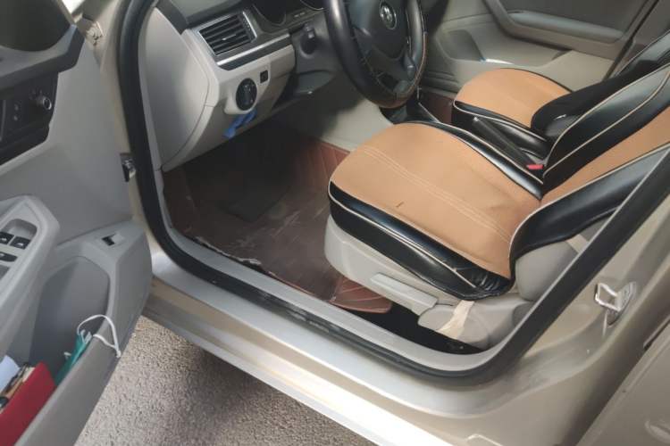 Used Volkswagen Bora 2016 1.6L Automatic Fashion Model Driver Seat