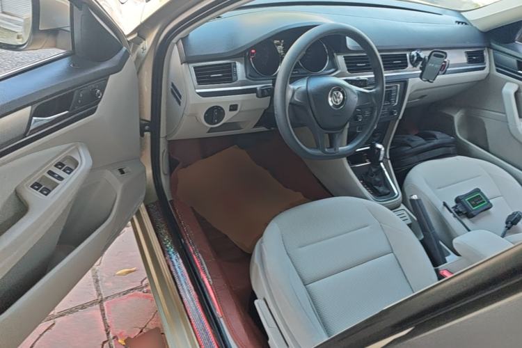 Used Volkswagen Bora 2016 1.6L Automatic Fashion Model Driver Seat