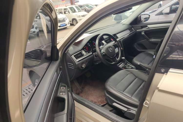 Used Volkswagen Bora 2016 1.6L Automatic Comfort Model Driver Seat
