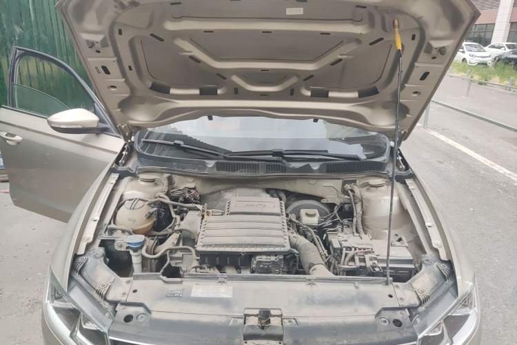 Used Volkswagen Bora 2016 1.6L Automatic Fashion Model Engine Bay