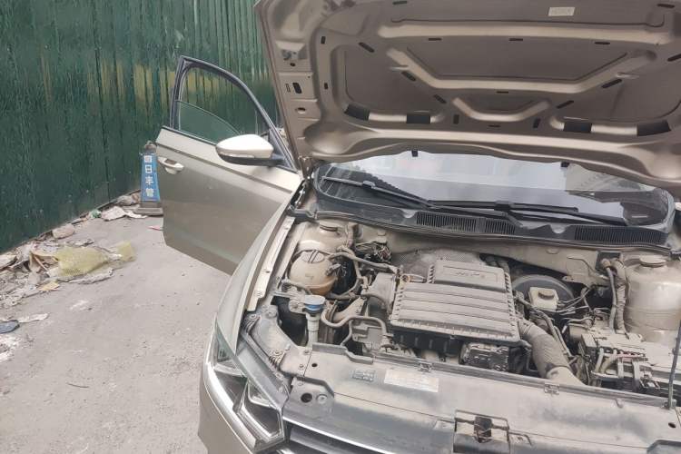 Used Volkswagen Bora 2016 1.6L Automatic Fashion Model Engine Bay Right