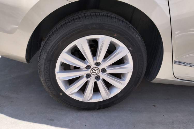 Used Volkswagen Bora 2016 1.6L Manual Comfort Model Exterior 5