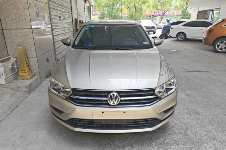 Used Volkswagen Bora 2016 1.6L Manual Fashion Edition Front
