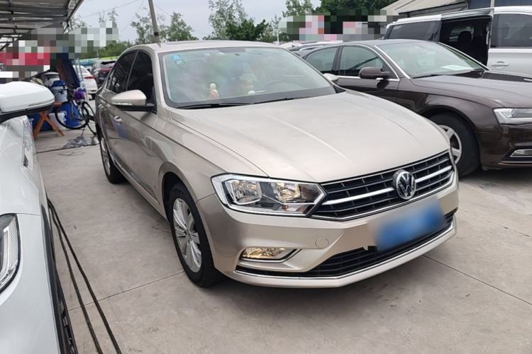 Used Volkswagen Bora 2016 230TSI DSG Comfort Model Front Right 45 Deg