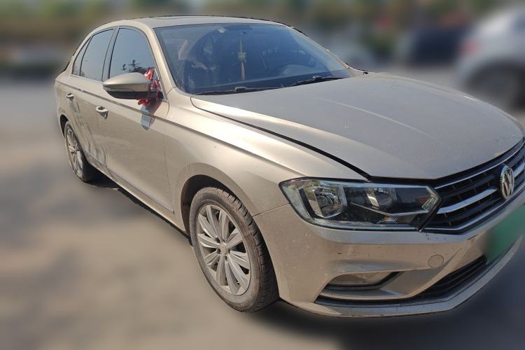 Used Volkswagen Bora 2016 1.6L Manual Comfort Model Front Right 45 Deg