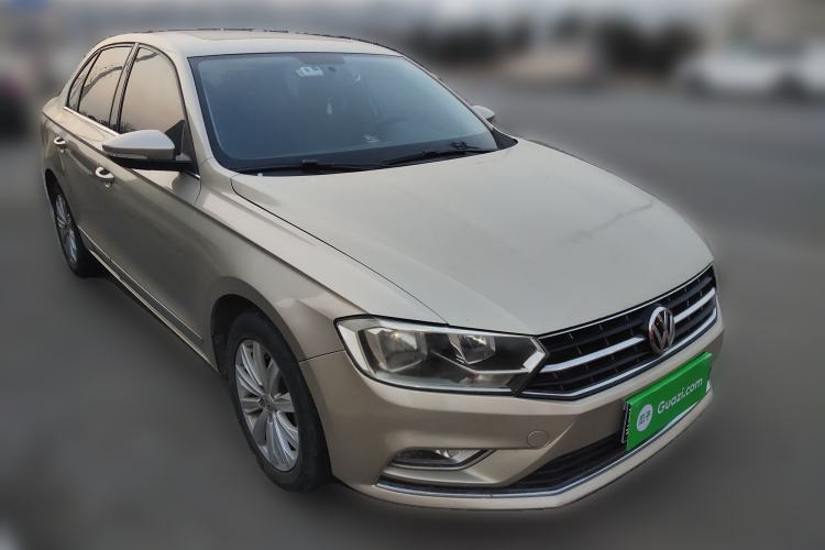 Used Volkswagen Bora 2016 1.6L Manual Comfort Model Front Right 45 Deg