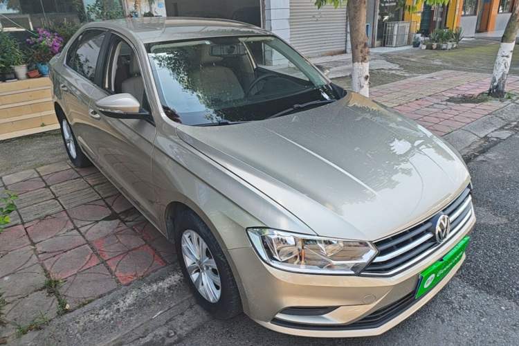 Used Volkswagen Bora 2016 1.6L Automatic Fashion Model Front Right 45 Deg