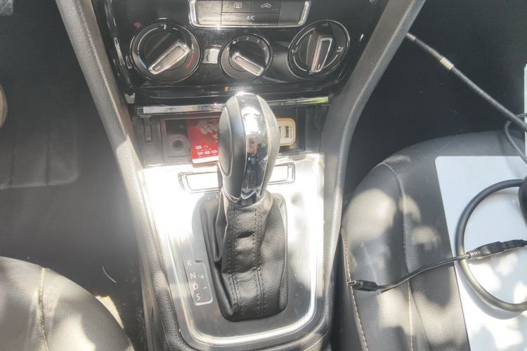 Used Volkswagen Bora 2016 1.6L Automatic Comfort Model Gear Lever