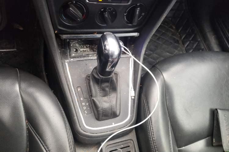 Used Volkswagen Bora 2016 1.6L Automatic Fashion Model Gear Lever