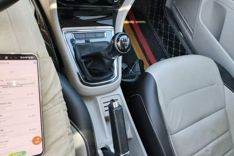 Used Volkswagen Bora 2016 1.6L Manual Comfort Model Gear Lever