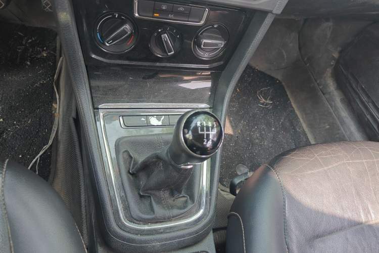 Used Volkswagen Bora 2016 1.6L Manual Comfort Model Gear Lever