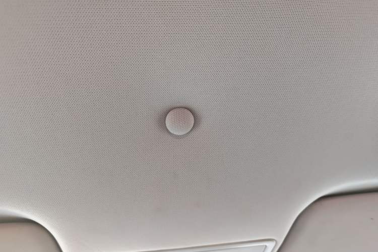 Used Volkswagen Bora 2016 1.6L Manual Fashion Edition Headliner