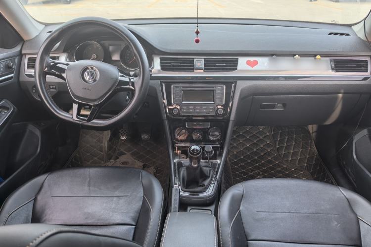 Used Volkswagen Bora 2016 1.6L Manual Comfort Model Interior 1