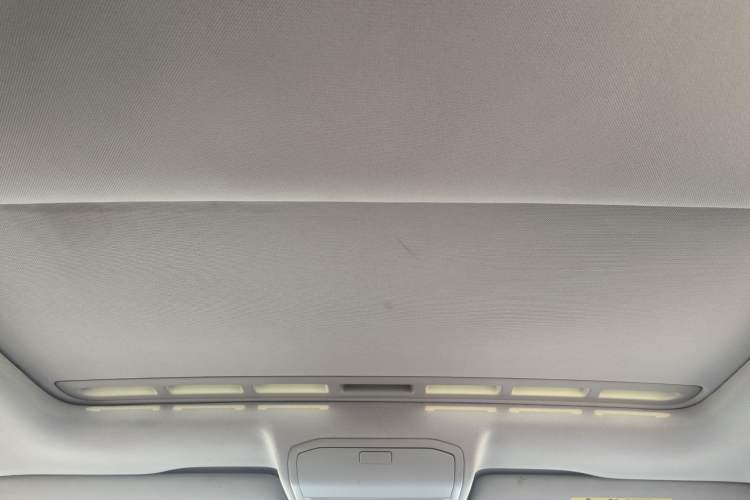 Used Volkswagen Bora 2016 1.6L Manual Comfort Model Interior 2
