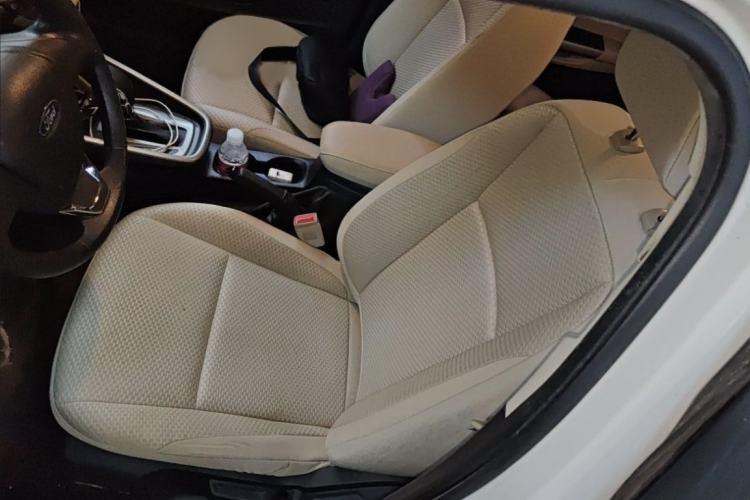 Used Volkswagen Bora 2016 1.6L Automatic Comfort Model Interior 3