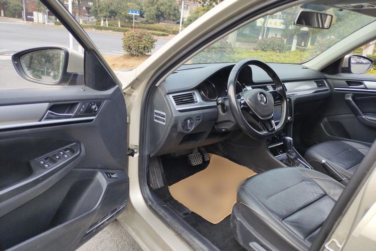 Used Volkswagen Bora 2016 1.6L Automatic Comfort Model Interior 3