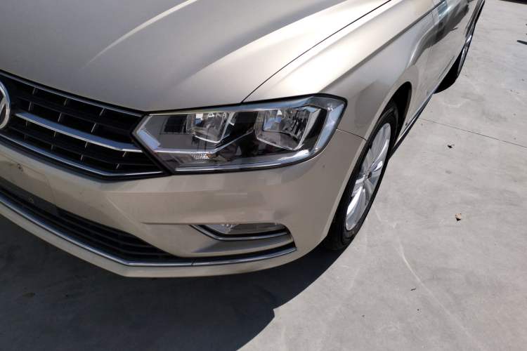 Used Volkswagen Bora 2016 1.6L Manual Comfort Model Left Front Headlight