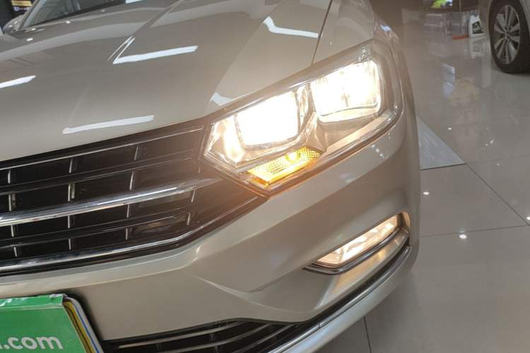 Used Volkswagen Bora 2016 1.6L Automatic Comfort Model Left Front Headlight
