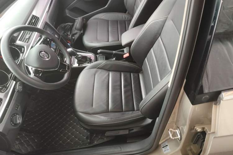 Used Volkswagen Bora 2016 1.6L Automatic Comfort Model Left Front Seat